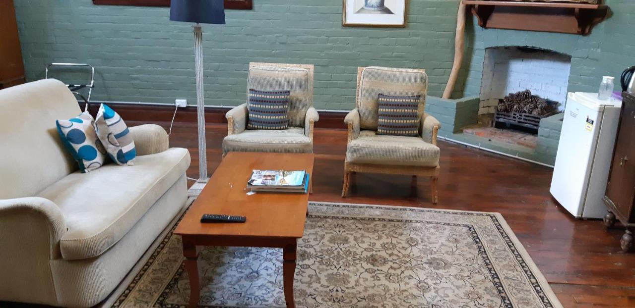 Riverside Motel 4*