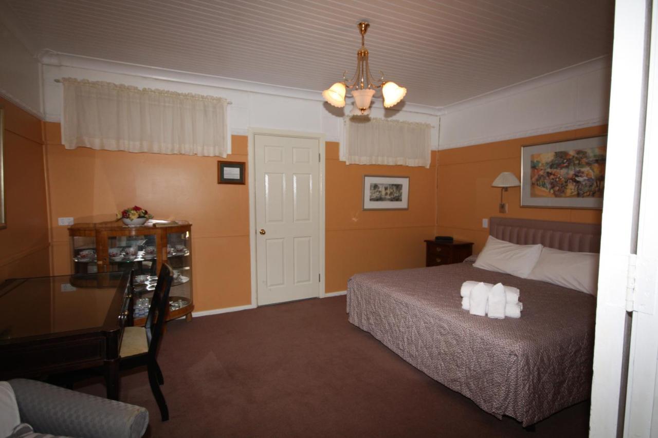 Riverside Motel