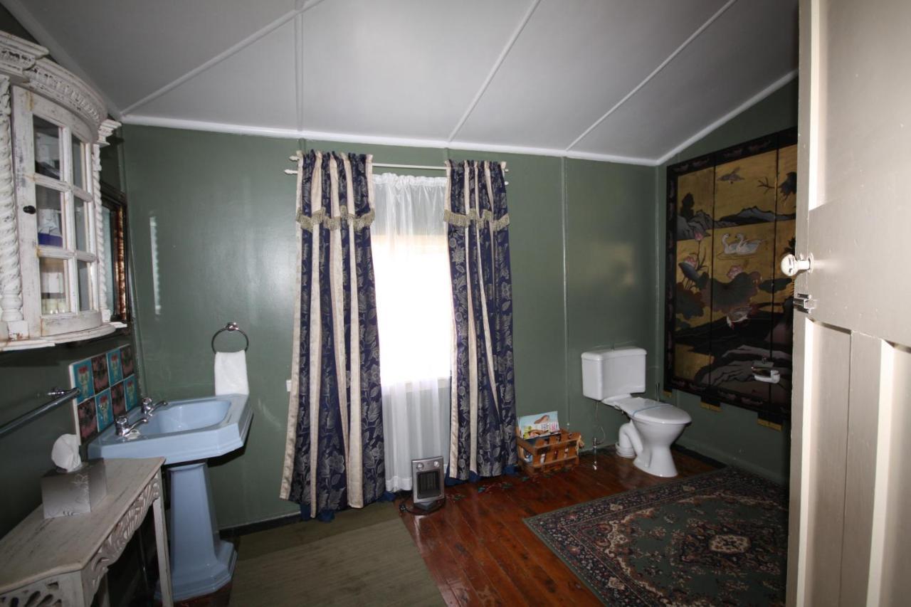 Riverside Motel 4*